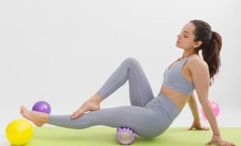 寝転ぶだけ！？”ピラティス×ファンクショナルローラー”で不調改善