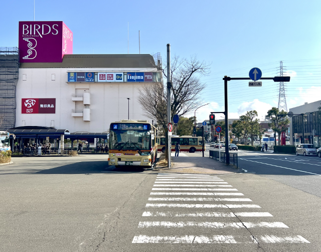 港南台バーズ方面へ直進する。