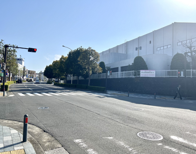 横浜女子短期大学交差点を左折する。