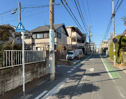 大通りを直進して公文式別所南教室通りを左折。